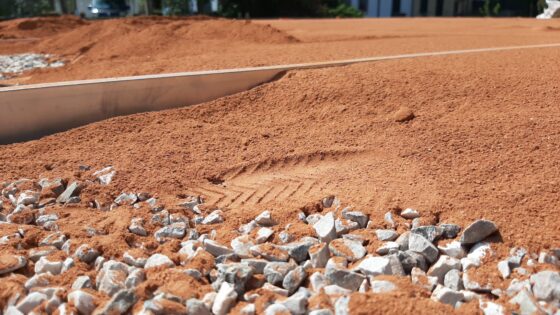 How is a tennis court made?